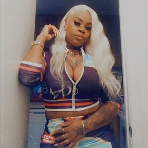 Meet your Posher, Jett